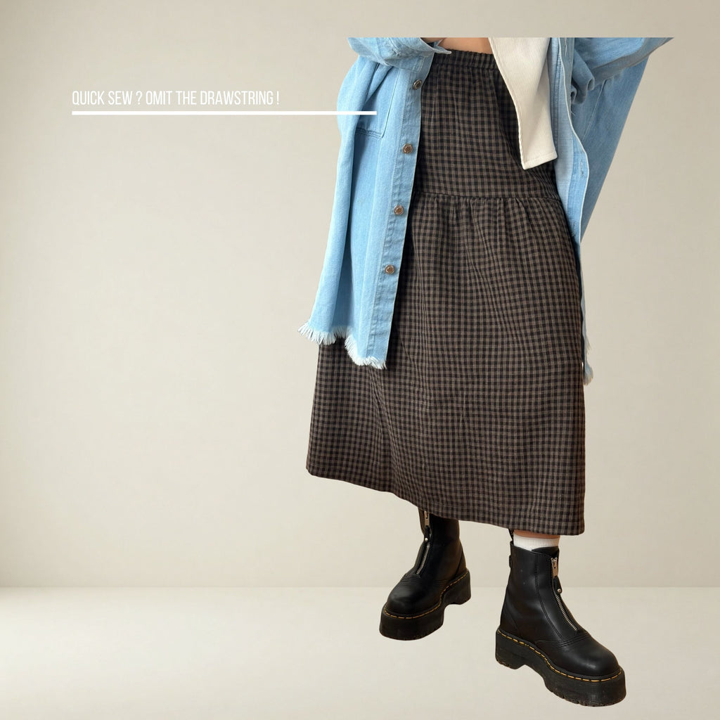 SK001 - Jupe à taille élastique avec découpe aux hanches